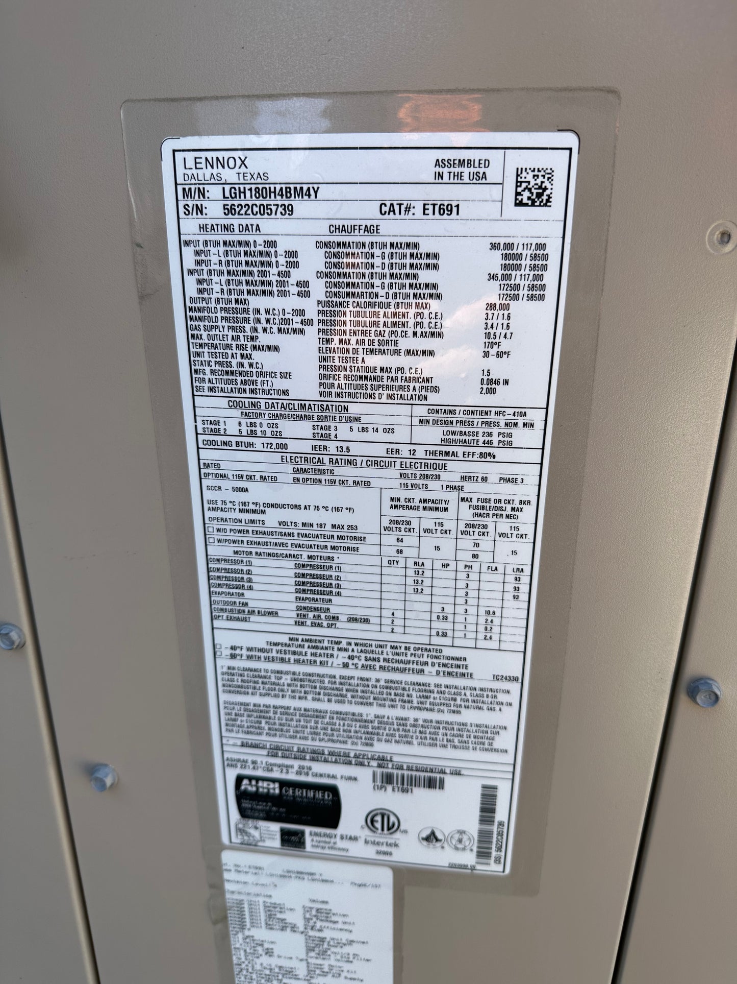 Emergence, Gas/Electric Package Unit 15 Ton High Efficiency, 260,000 Btuh Belt Drive-CAV Blower,208-230v-3ph 60Hz LGH180H4BS